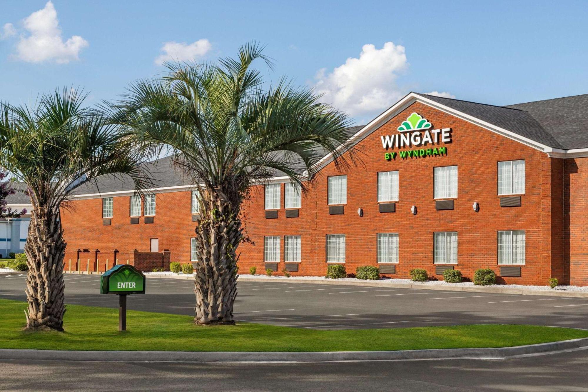 Отель Wingate By Wyndham Savannah I-95 North Порт Уэнтворт Экстерьер фото