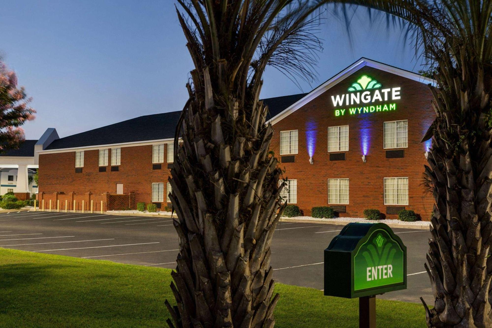 Отель Wingate By Wyndham Savannah I-95 North Порт Уэнтворт Экстерьер фото